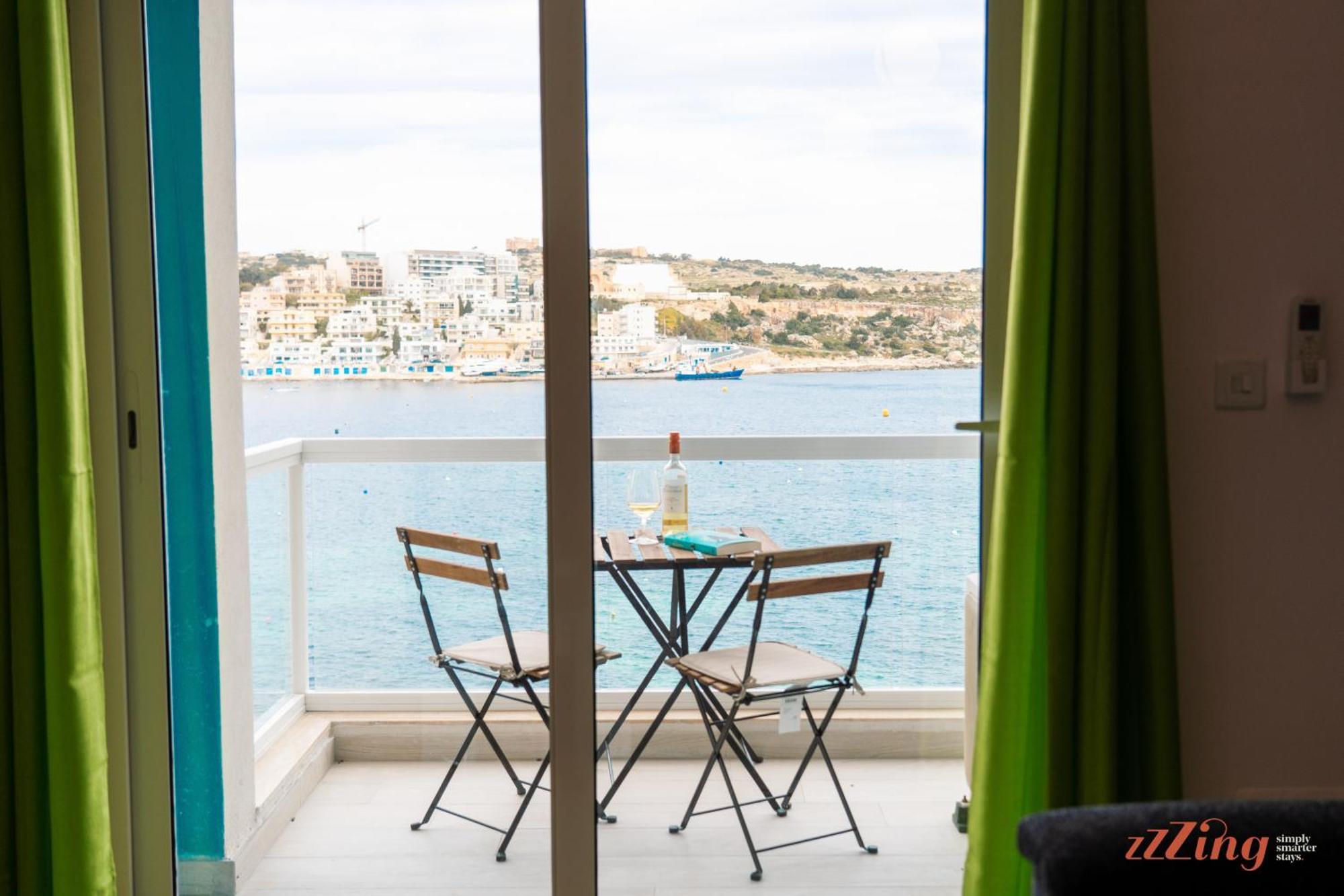 Seashore Stays - Stunning Apartments Right By The Sea Сент-Полс-Бей Номер фото